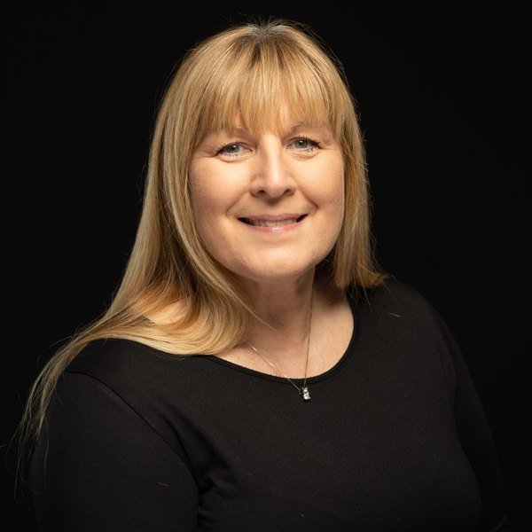 Dr. Laura Owens